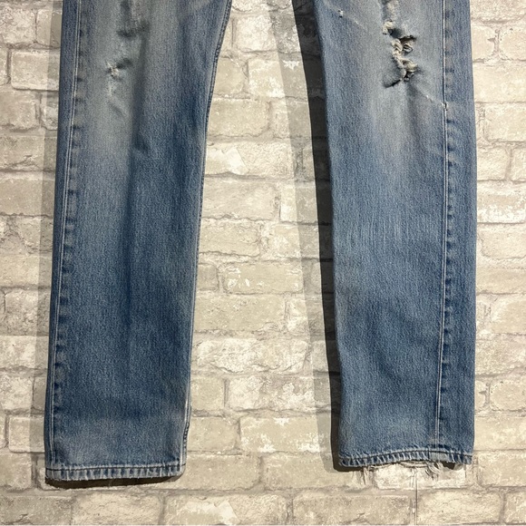 36x36 Vintage 90s Y2K Levi's 501 Button Fly Light Wash Dad Jeans *Flawed* - Picture 13 of 16